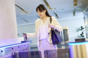 【SYNTH（シンス）コラム更新】サテライトオフィスを検討するなら、業務スタイルに合わせたプランが選べ、 コスト面とスタートアップが快適なレンタルオフィスが便利