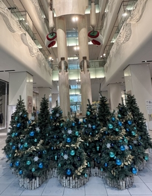 【SYNTH(シンス)西梅田ブリーゼタワーブログ】クリスマス仕様のブリーゼブリーゼのご紹介！