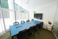 【SYNTH（シンス）インターン生ブログ】を更新しました。～会議室のご紹介～